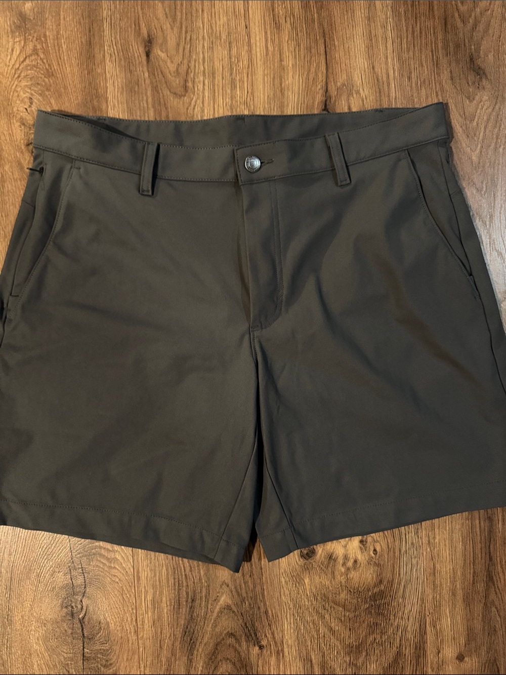 Fabletics Men's Flat Front Shorts in Gray 34 NWT